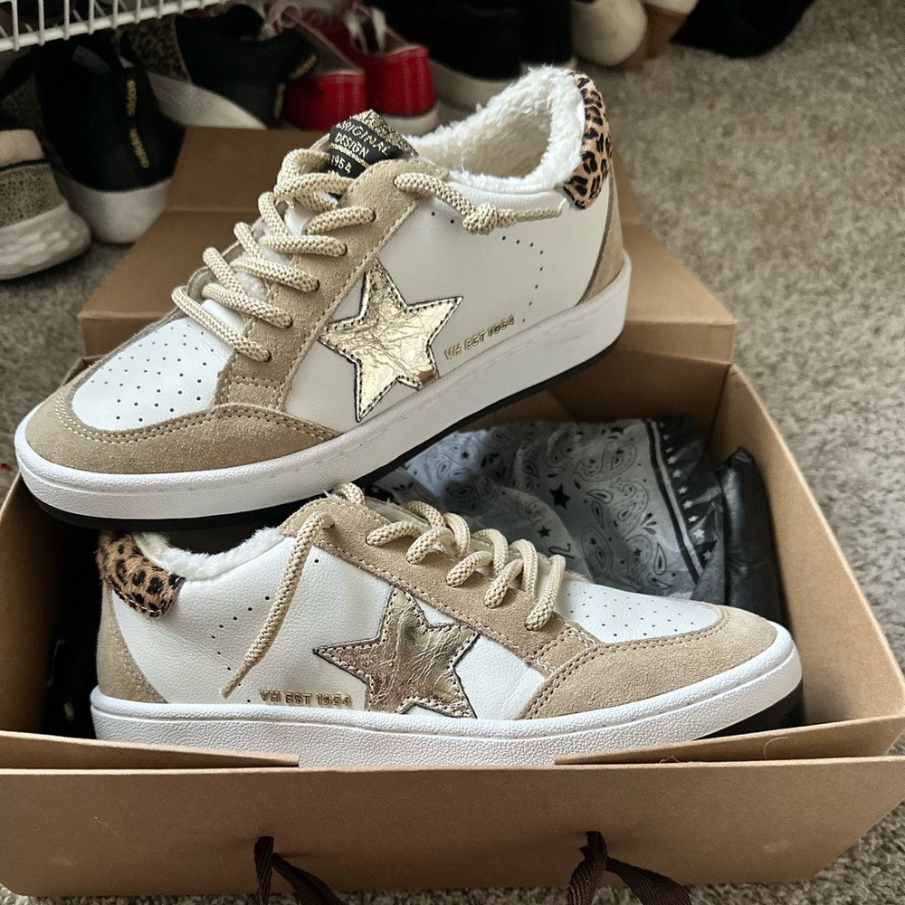 Vintage Havana Kynlee White Camel Leopard Sneakers - Worn Once LIKE NEW! Size 7